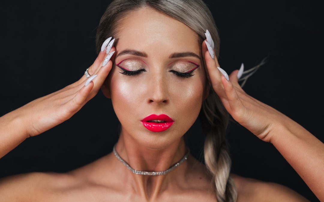 The Ultimate Guide to Evening Makeup: A Fusion of Art and Science in HEALTH AND SKINCARE / SOMATOLOGY / BEAUTY AND NAILS / HAIR AND BEAUTY / COSMETOLOGY / PROFESSIONAL MAKE-UP ARTISTRY